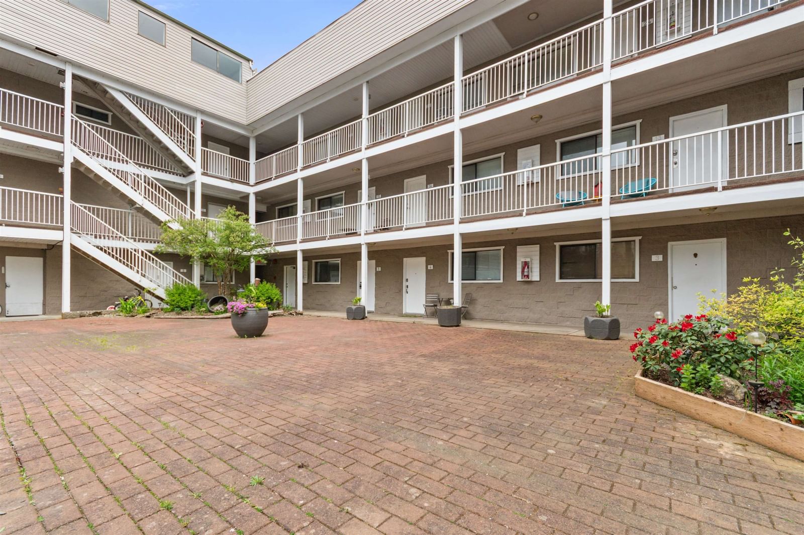 Listing Image 20