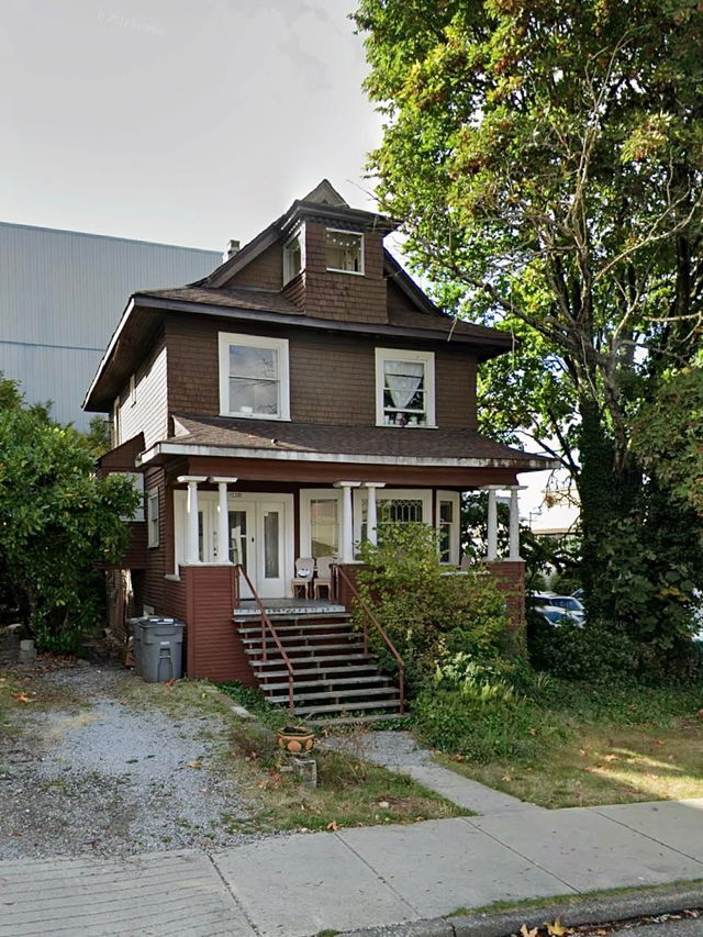 2401 Alberta Street