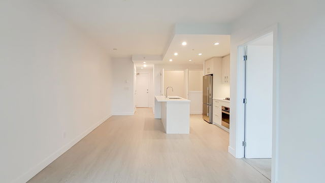 1005 - 518 Whiting Way