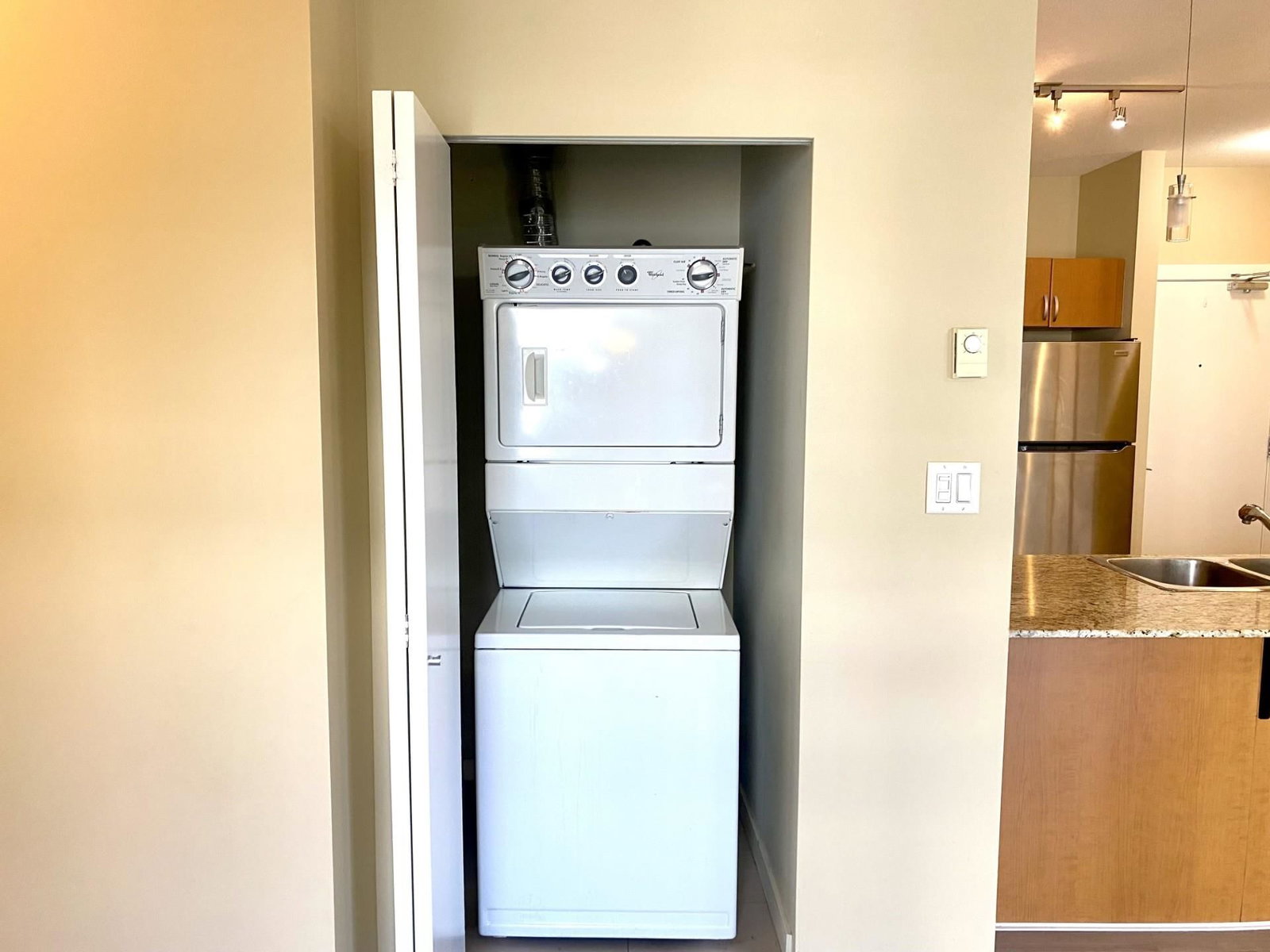 Listing Image 17