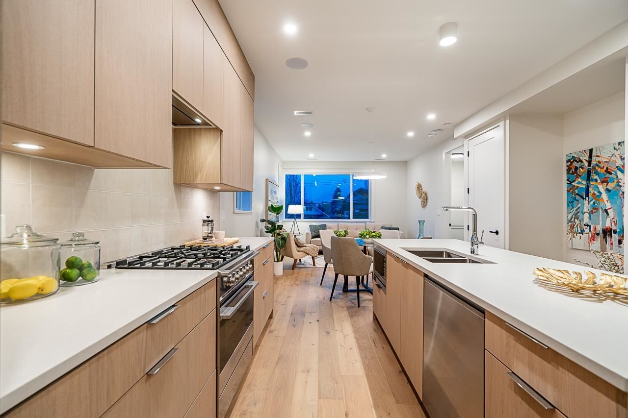 Listing Image 10