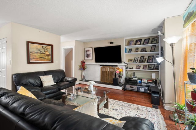 883 Old Lillooet Road