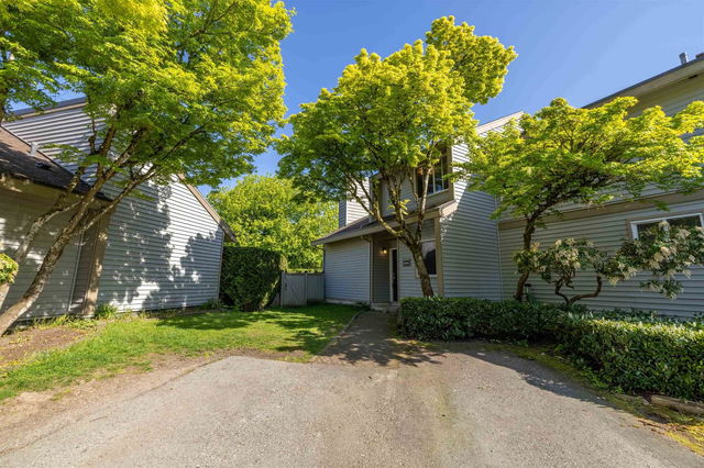 6216 Greenside Drive