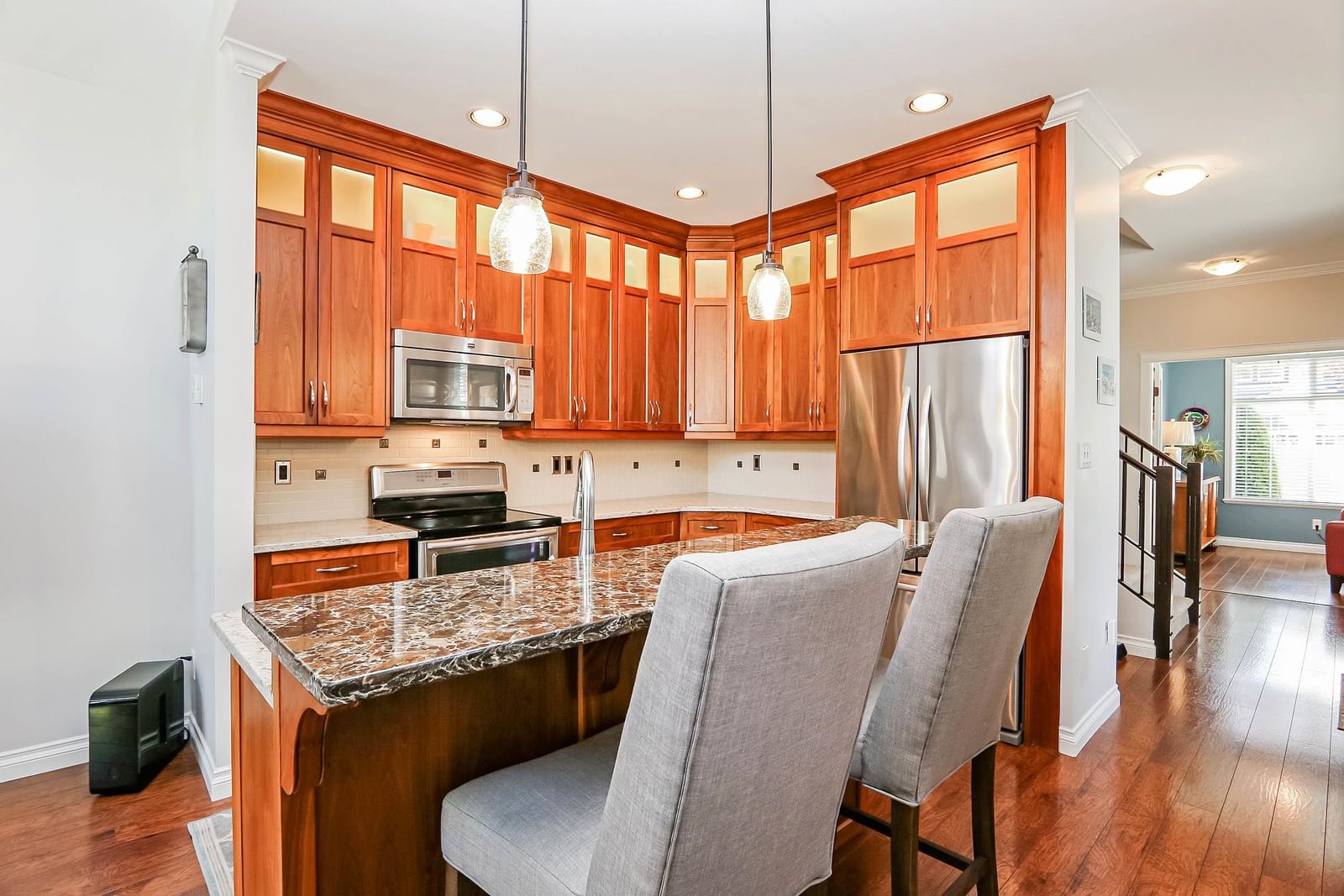 Listing Image 10