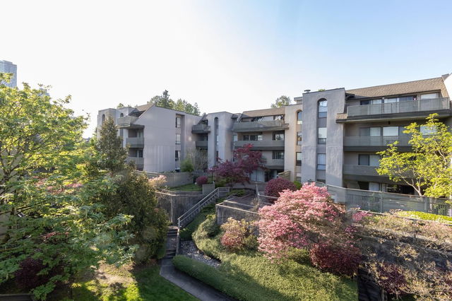 402 - 4941 Lougheed Highway