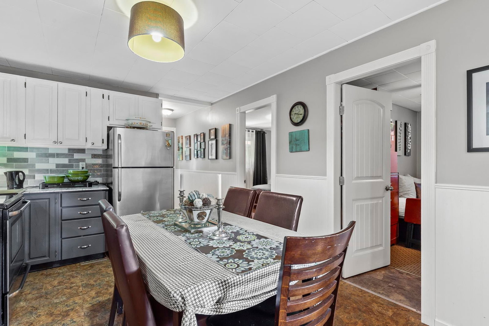 Listing Image 8