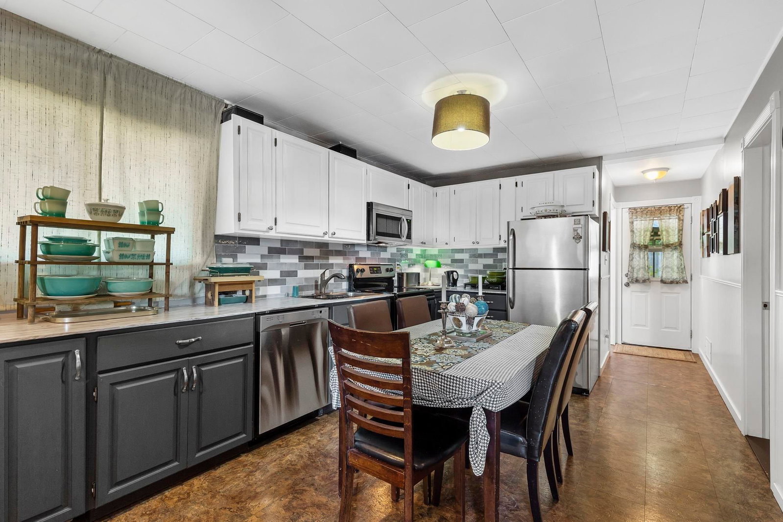 Listing Image 9