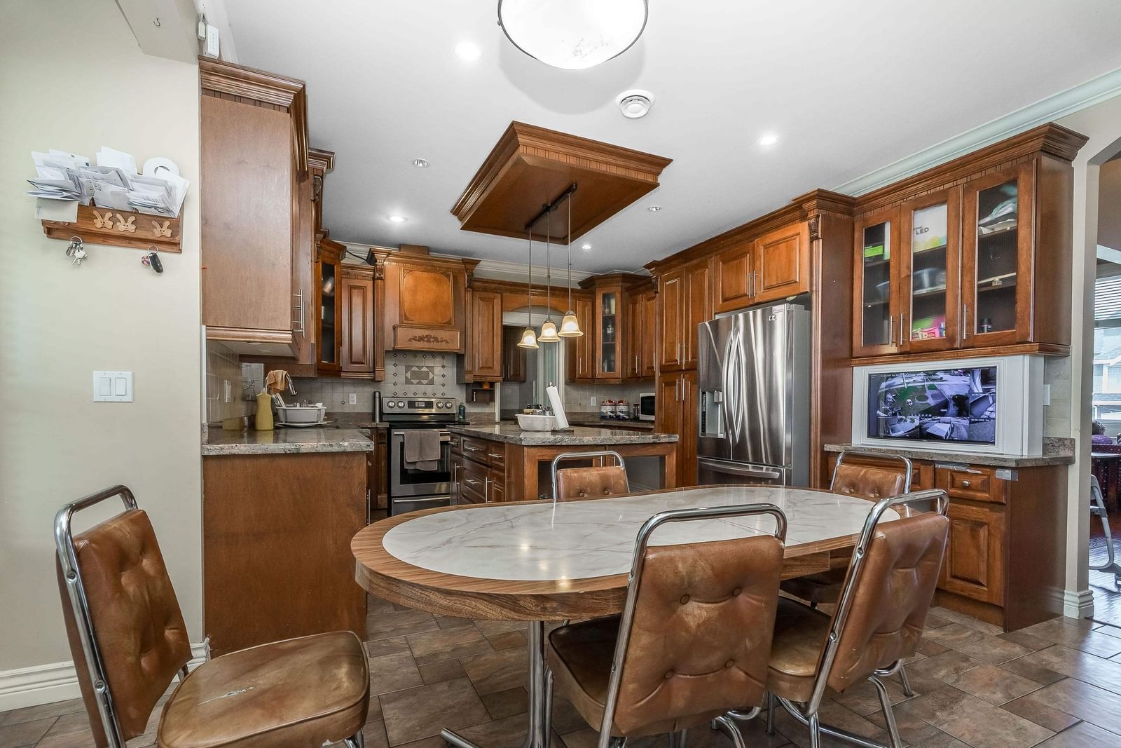 Listing Image 11