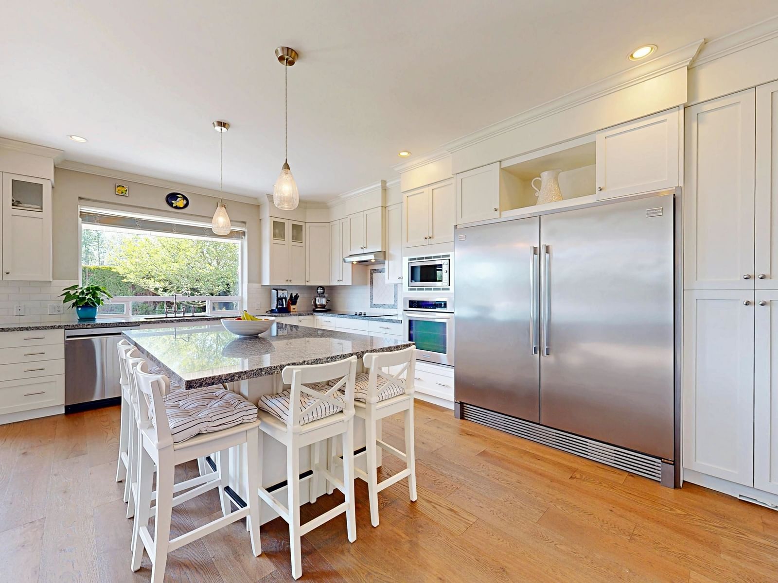 Listing Image 10