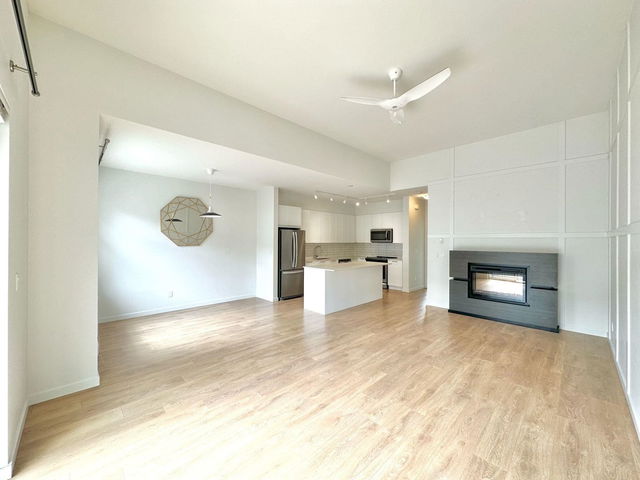 405 - 18505 Laurensen Place