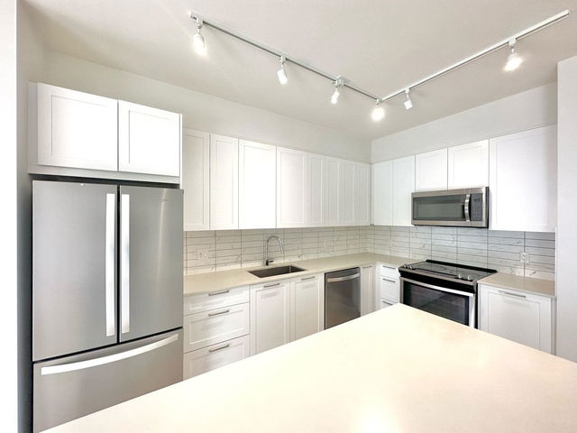405 - 18505 Laurensen Place