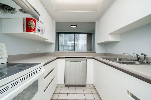 1301 - 13383 108 Avenue