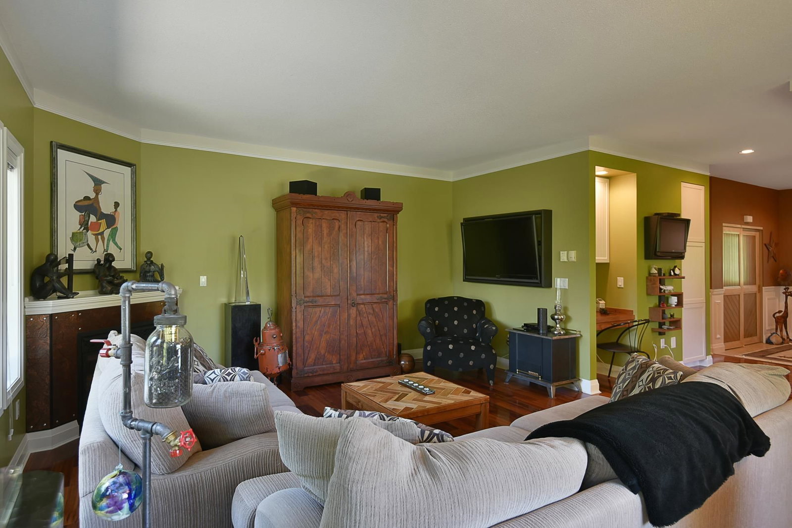 Listing Image 6