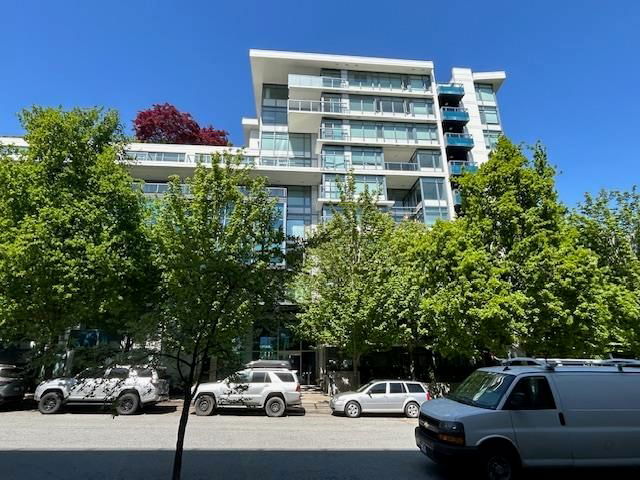 101 - 1777 7th Avenue