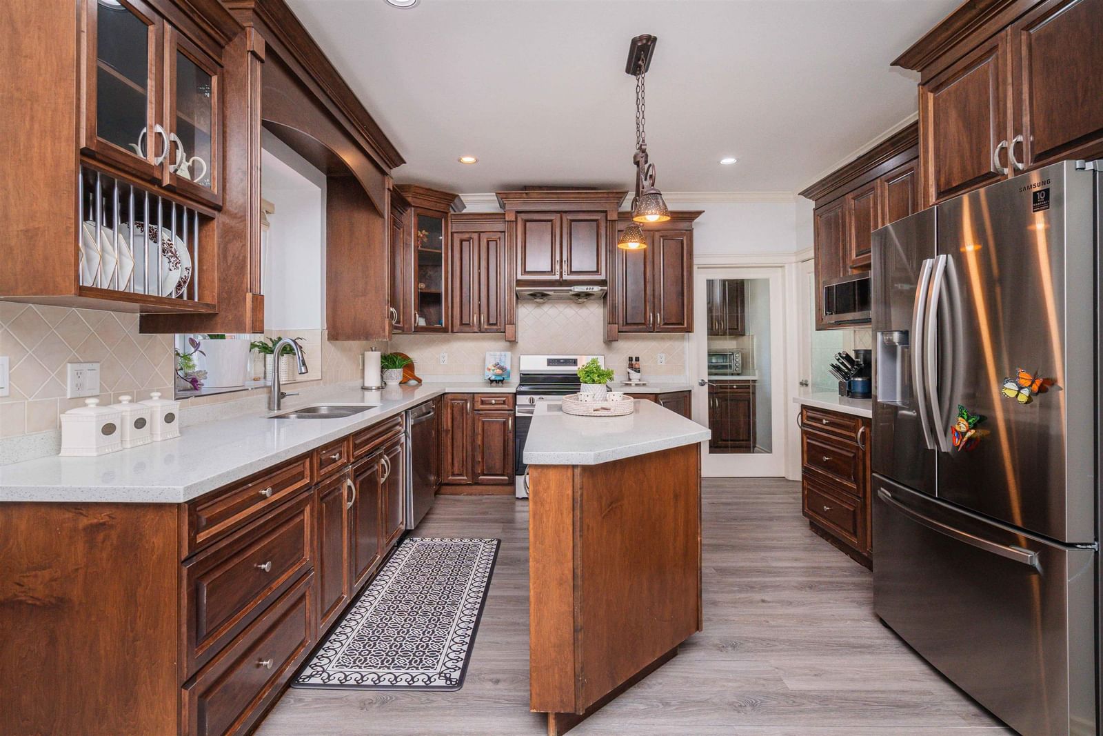 Listing Image 10