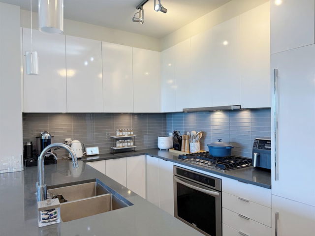 303 - 9399 Alexandra Road