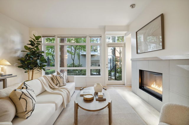 2923 Wall Street