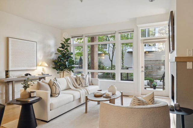 2923 Wall Street