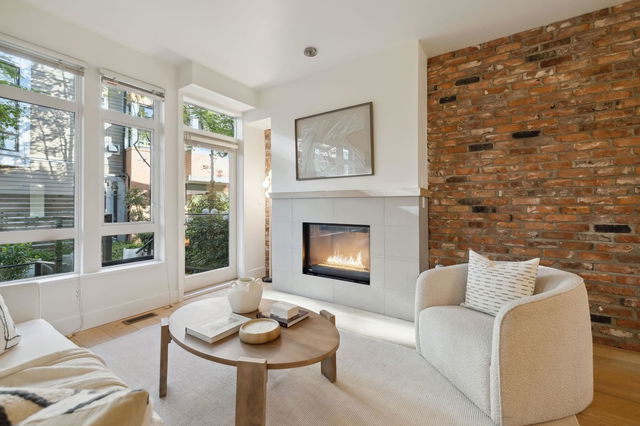 2923 Wall Street