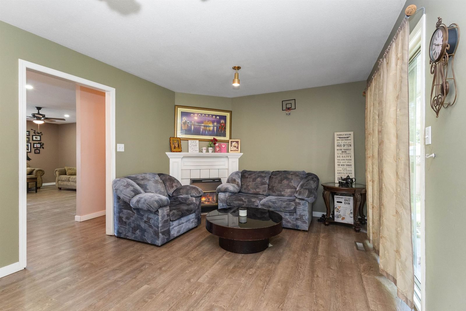 Listing Image 16
