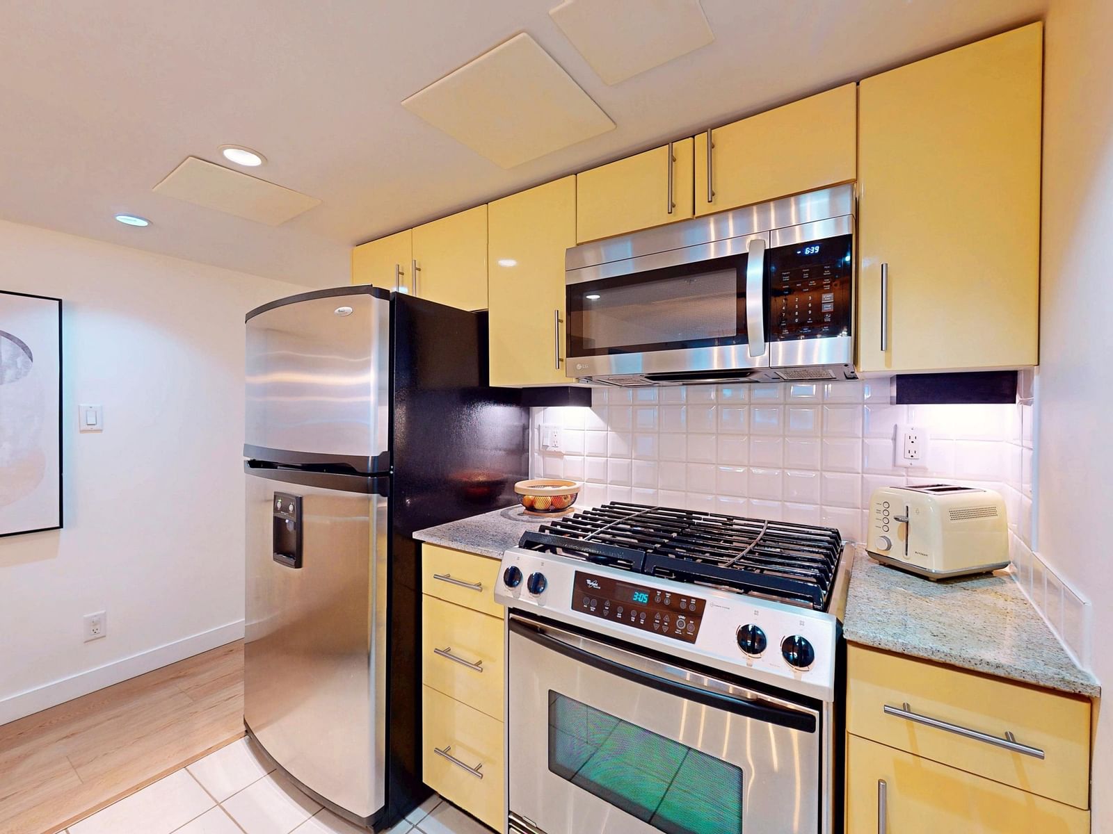 Listing Image 10