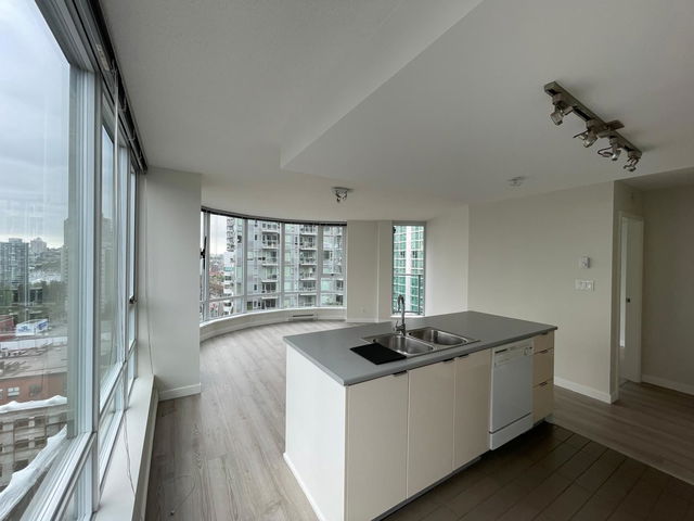 1607 - 233 Robson Street