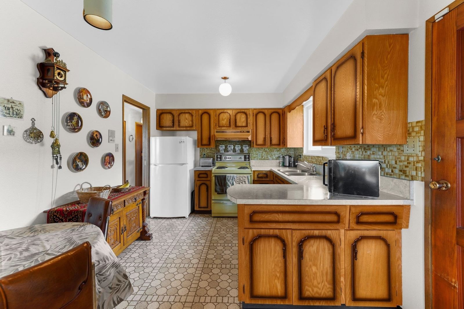 Listing Image 19