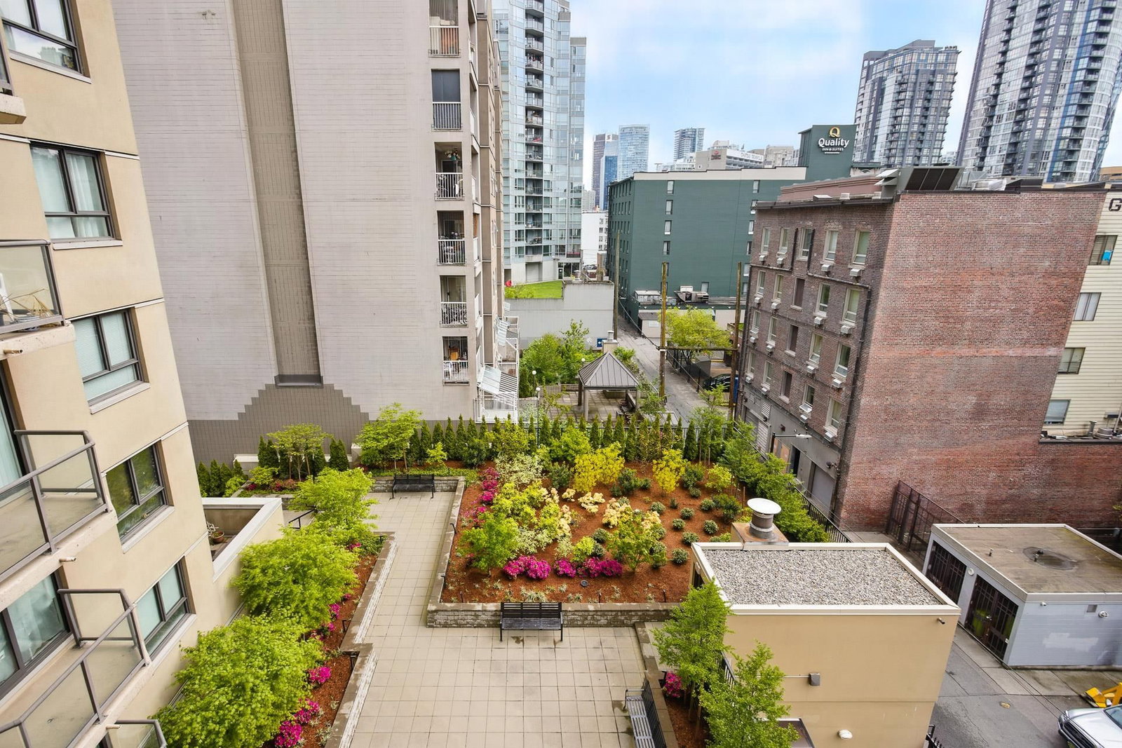 Listing Image 11