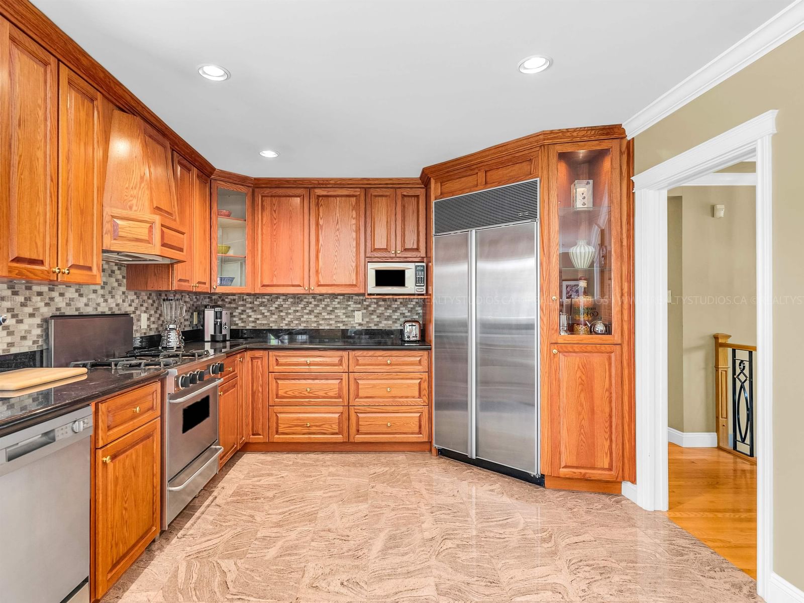 Listing Image 11
