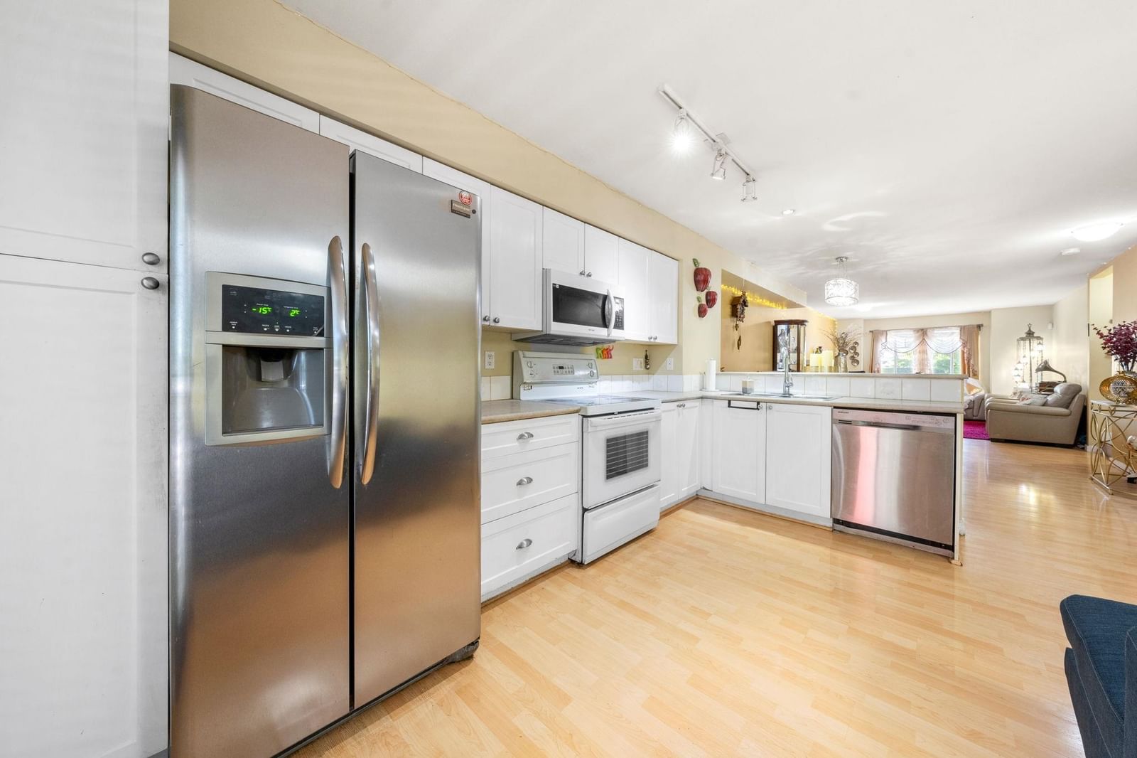 Listing Image 13