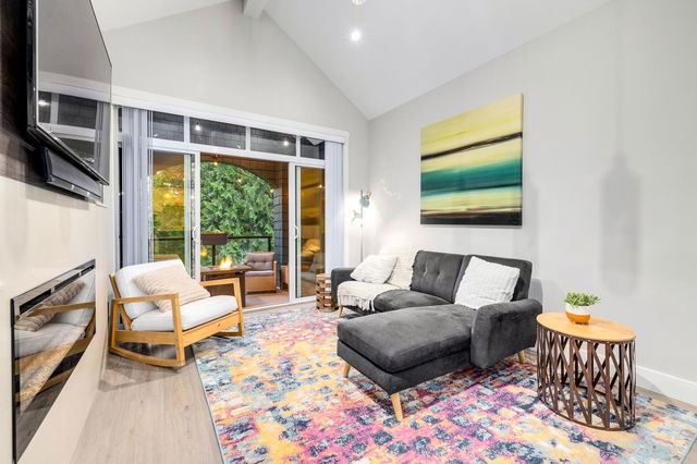 111 - 2853 Helc Place