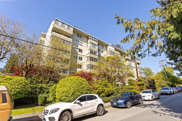 402 - 1425 Esquimalt Avenue