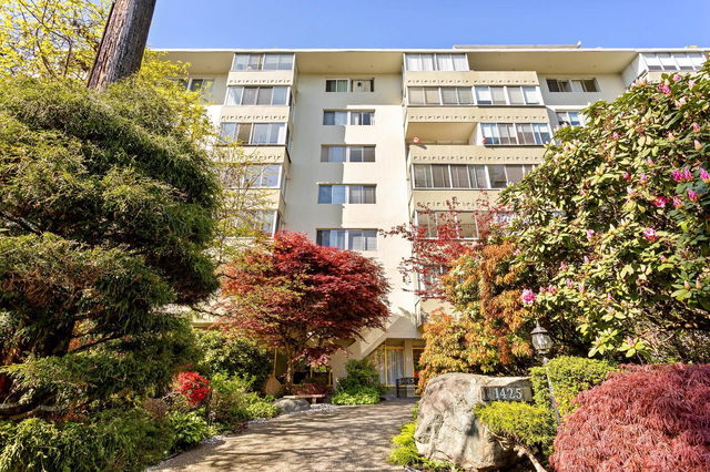 402 - 1425 Esquimalt Avenue