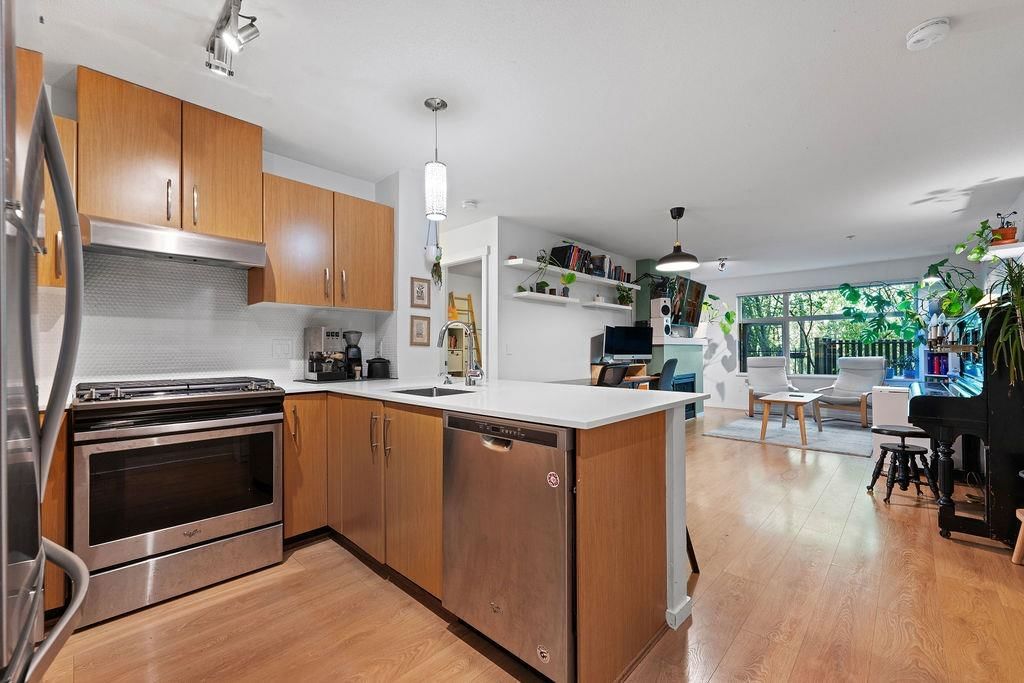 Listing Image 12
