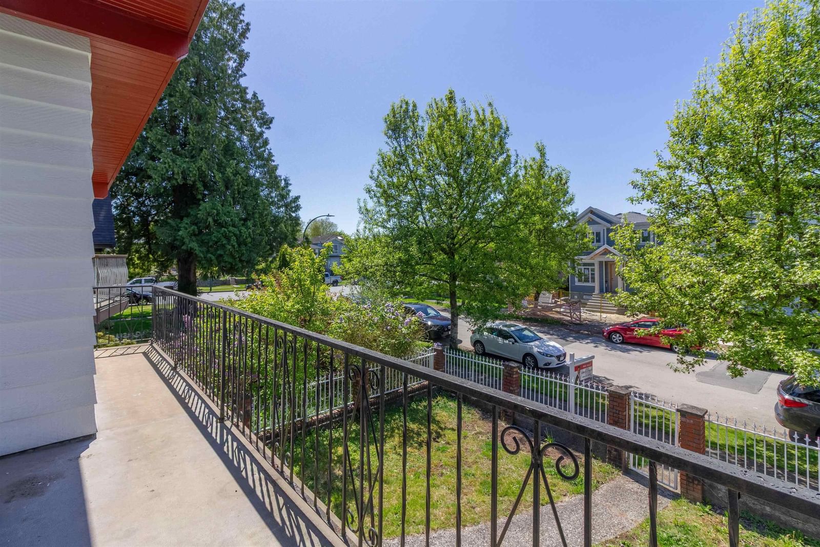 Listing Image 4