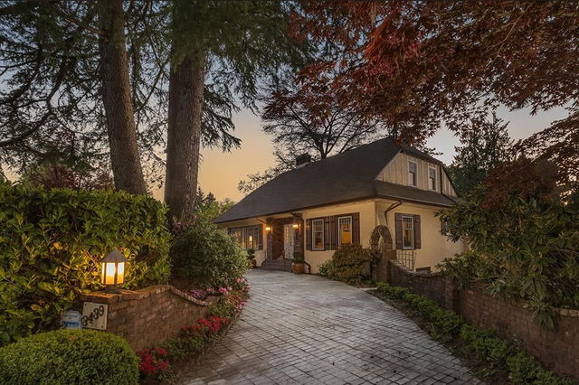 3439 Cedar Crescent