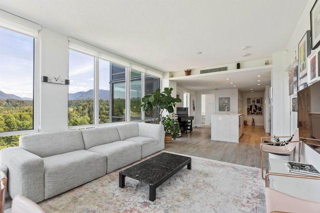 1807 - 680 Seylynn Crescent