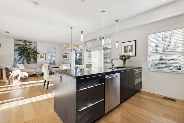 2925 Wall Street