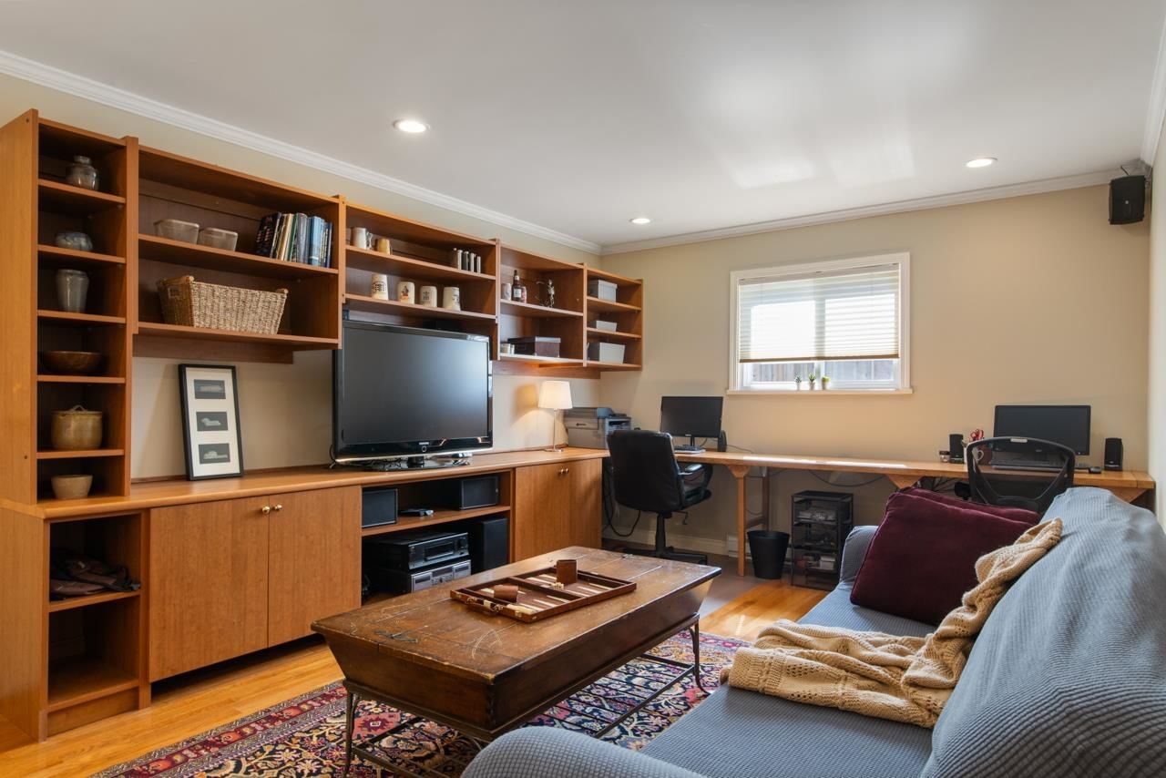 Listing Image 12