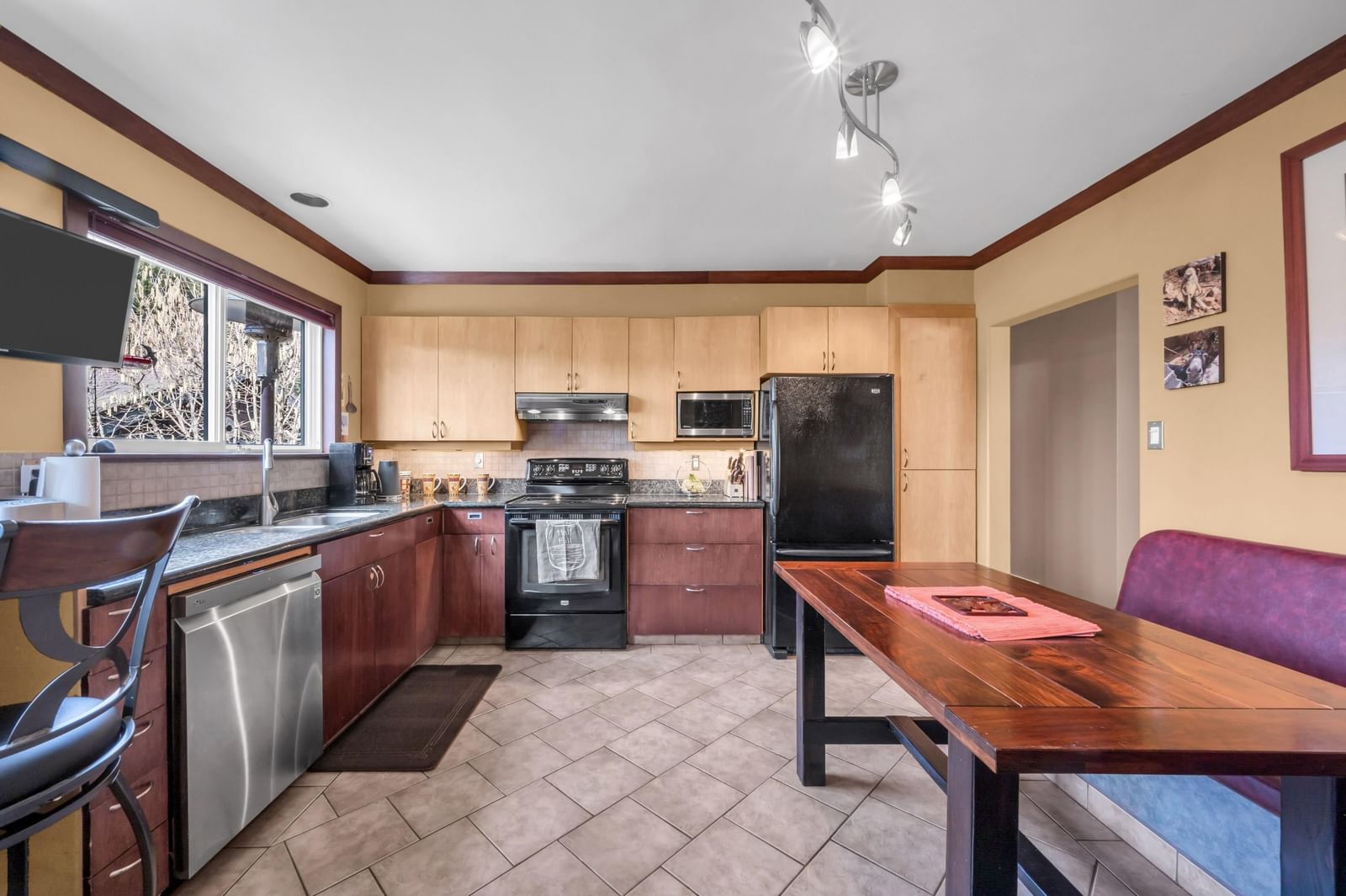 Listing Image 13
