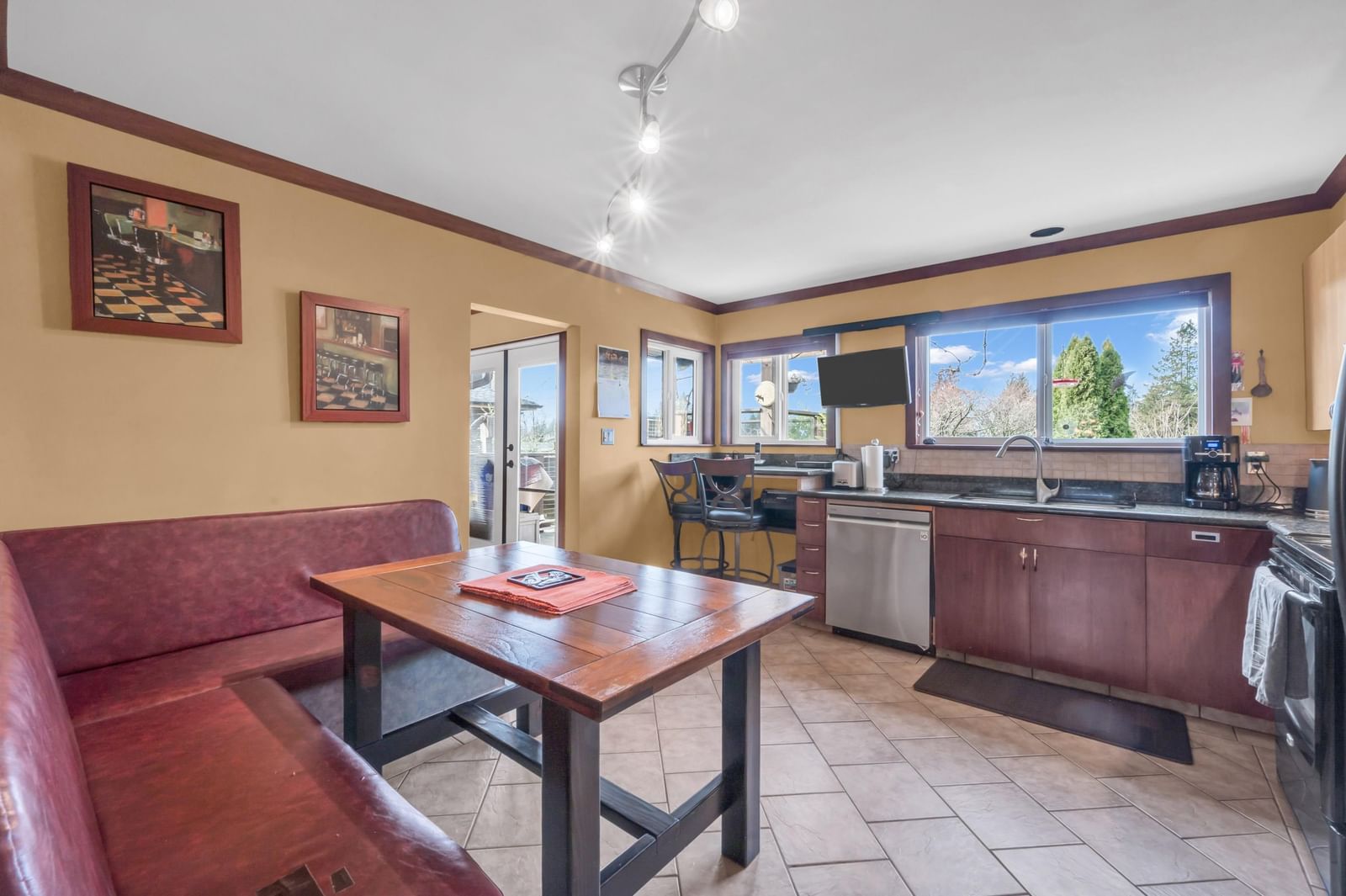 Listing Image 14