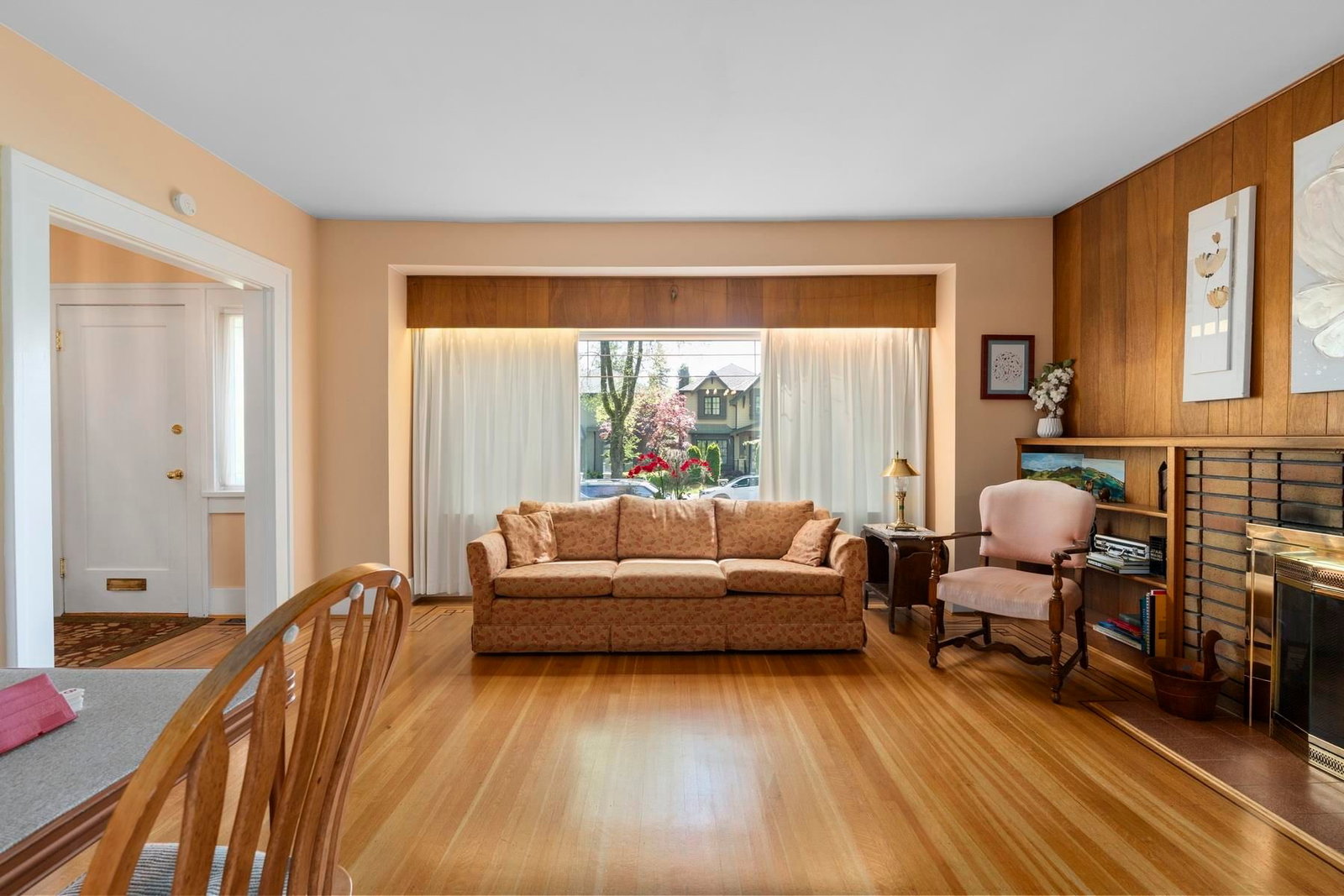 Listing Image 5