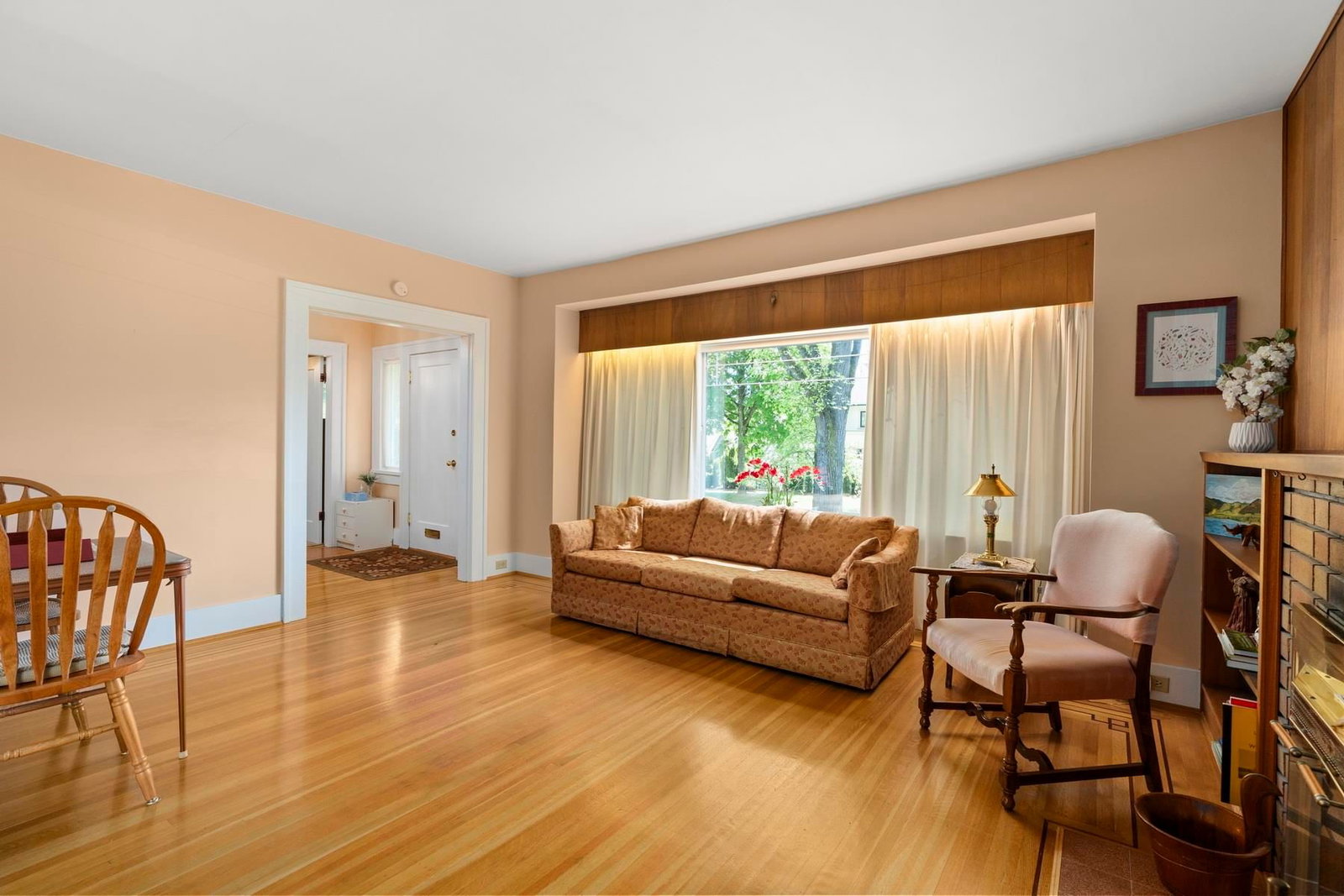 Listing Image 6