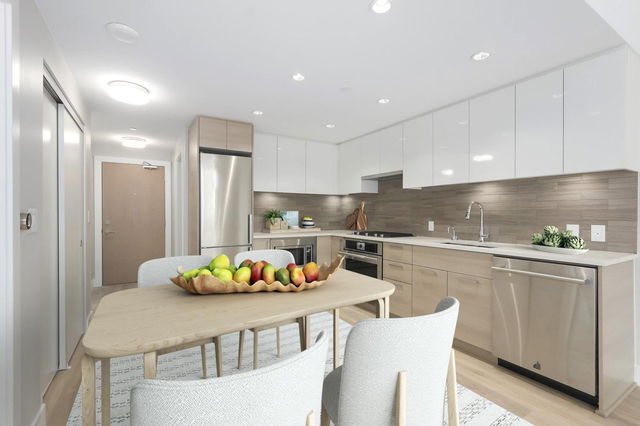 216 - 3451 Sawmill Crescent