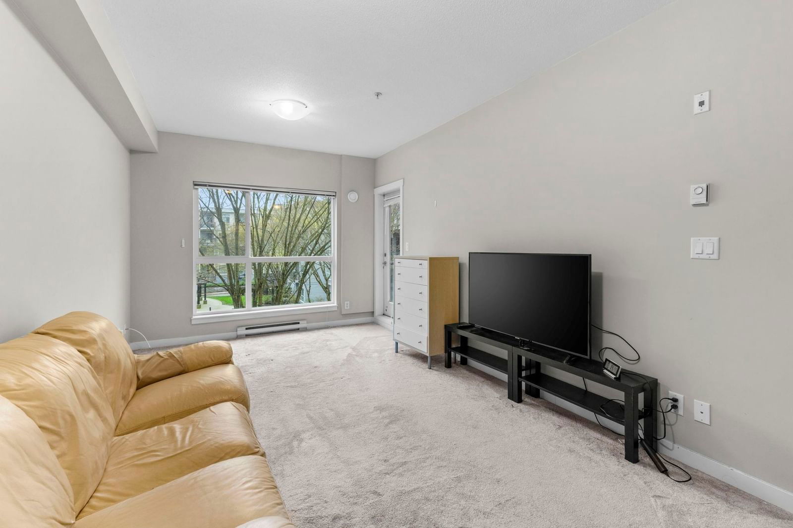 Listing Image 0