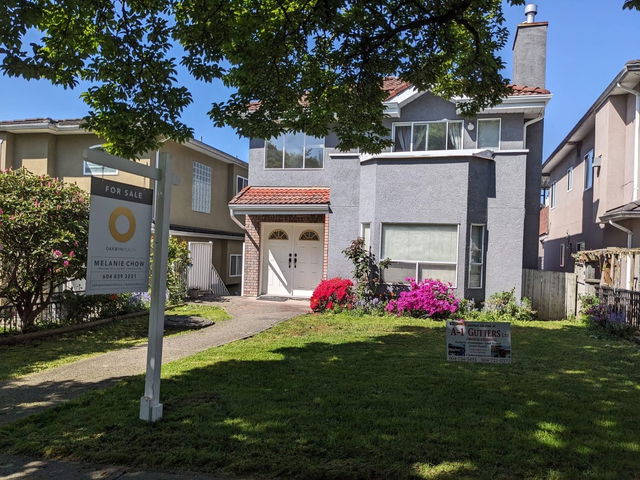 3233 Graveley Street