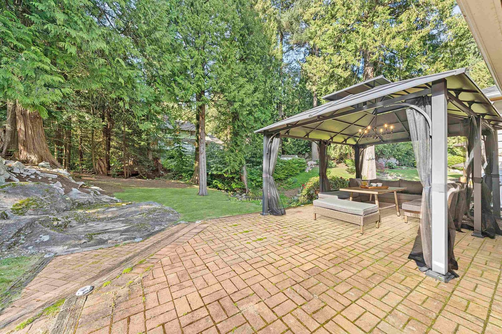 Listing Image 24