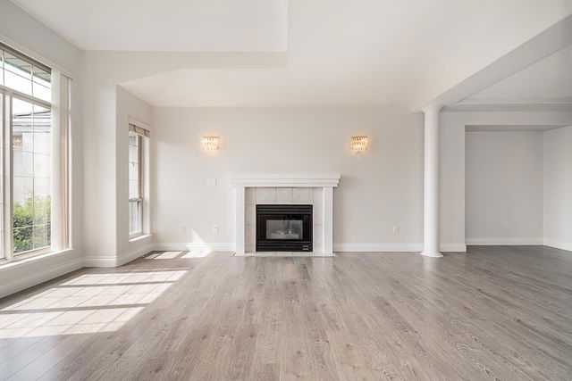 10439 Tamarack Crescent