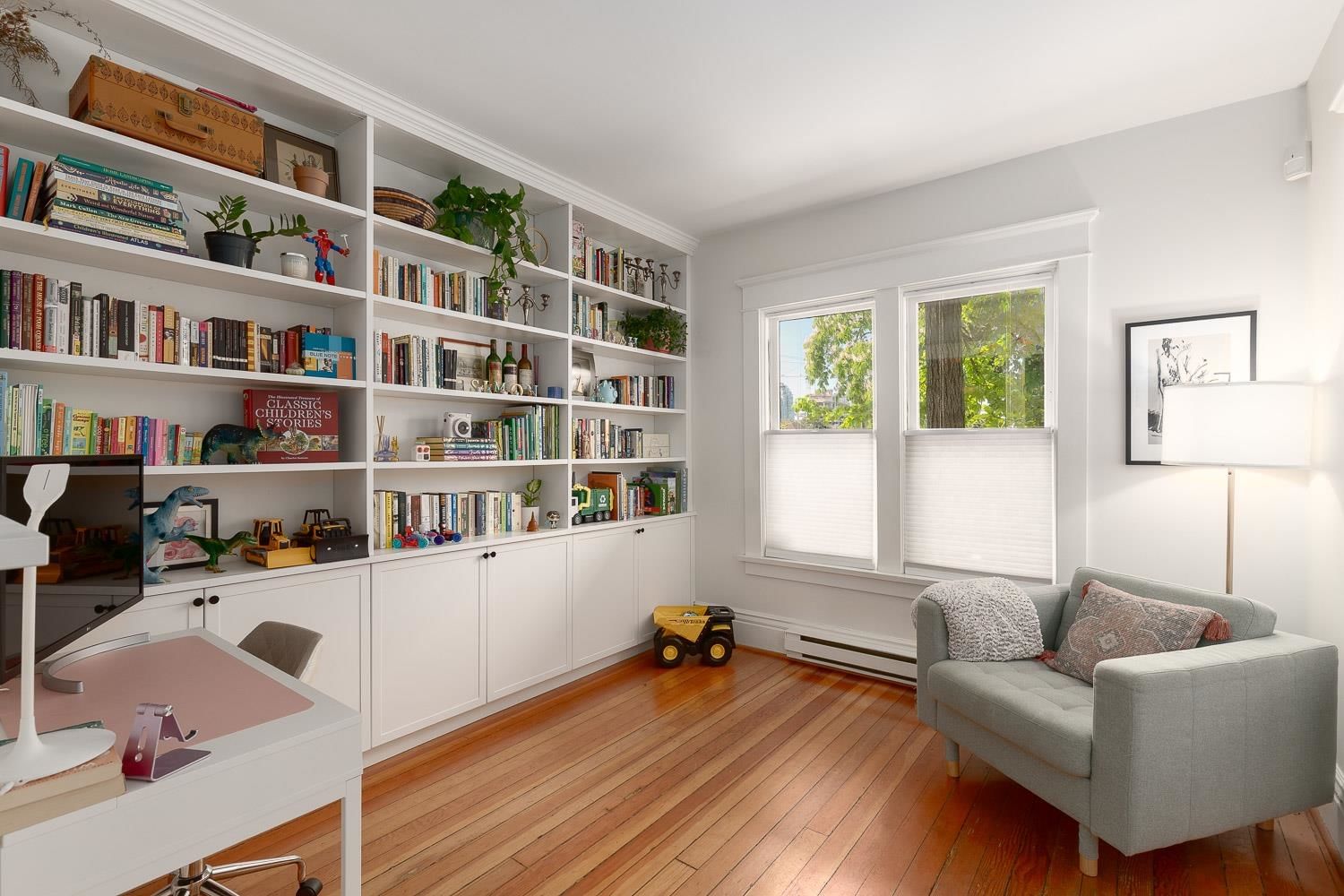 Listing Image 11