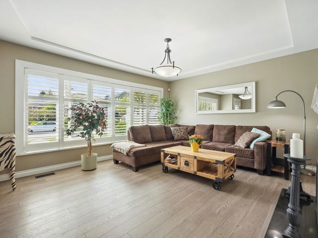 217 Sandringham Avenue
